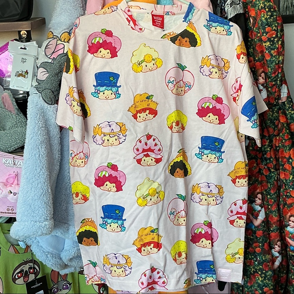 STRAWBERRY SHORTCAKE AOP T-SHIRT